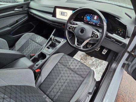 2021 Volkswagen Golf R-LINE TDI €26,950 thumbnail