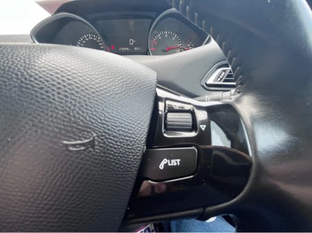 2016 Peugeot 308 - thumbnail 19