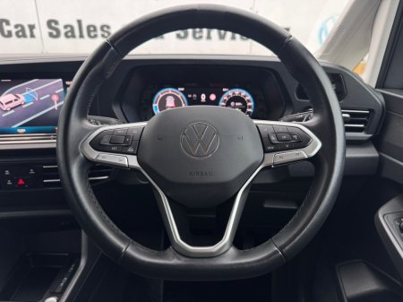 2025 Volkswagen Caddy Maxi Life LIFE TDI 122BHP A7F 5DR A €42,500 thumbnail