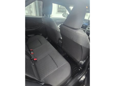 2023 Toyota Yaris - thumbnail 12