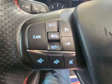 2019 Ford Focus - thumbnail 8