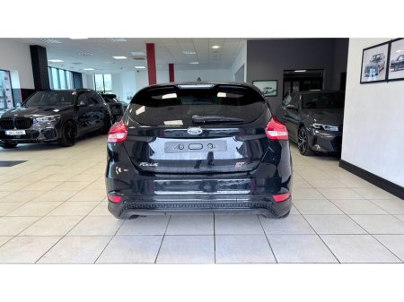 2017 Ford Focus - thumbnail 24