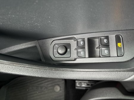 2019 Skoda Karoq 1.6TDI 115bhp Ambition €20,995 thumbnail