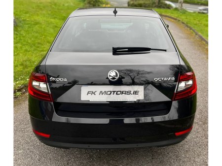 2020 Skoda Octavia - photo 2