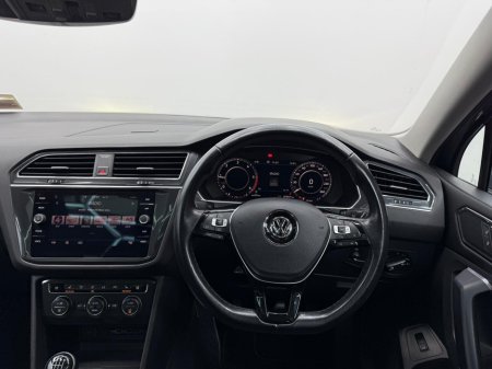 2018 Volkswagen Tiguan - thumbnail 12