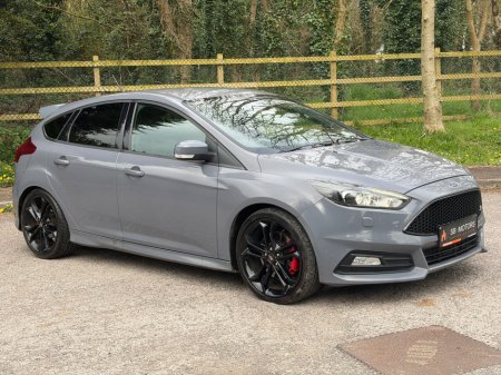 2017 Ford Focus - thumbnail 1