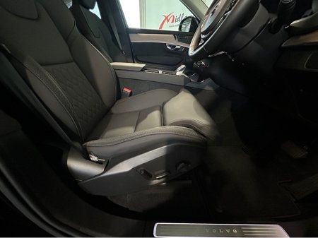 2025 Volvo XC90 - thumbnail 5