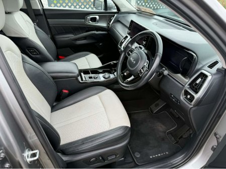 2023 Kia Sorento - thumbnail 8