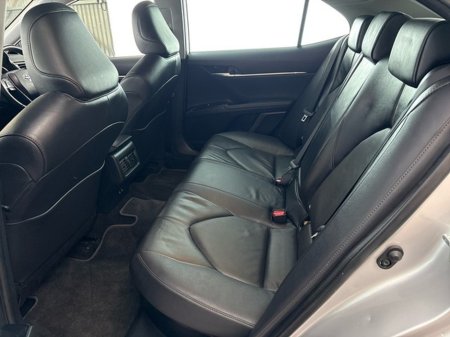 2019 Toyota Camry - thumbnail 7