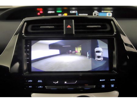 2019 Toyota Prius - thumbnail 18