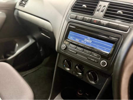 2014 Volkswagen Polo - thumbnail 4