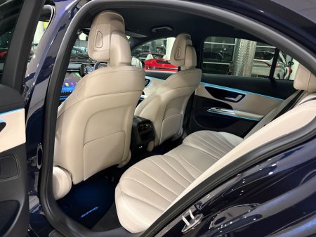 2025 Mercedes-Benz E Class 300e AMG LINE EDITION PLUS HYBRID €77,995 thumbnail