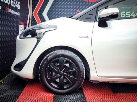 2019 Toyota Sienta - thumbnail 7