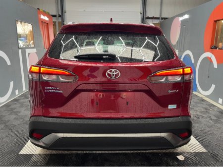 2025 Toyota Corolla - thumbnail 3