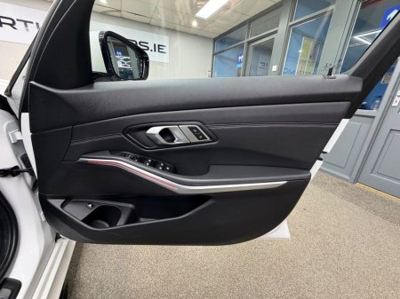 2021 BMW 3 Series - thumbnail 35