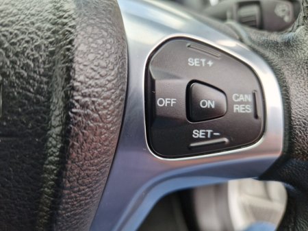 2016 Ford Fiesta - thumbnail 31