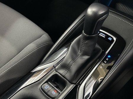 2020 Toyota Corolla COROLLA HYBRID L/SPORT HB €21,950 thumbnail