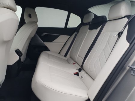 2024 BMW 5 Series - thumbnail 22