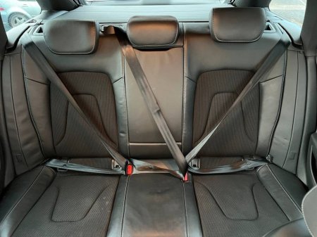 2015 Audi A4 AVANT S-LINE 2.0 TFSI // SERVICE HISTORY // NEW 19" S-LINE ALLOYS // DUAL ZONE CLIMATE CONTROL €17,900 thumbnail