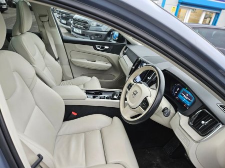 2023 Volvo XC60 - thumbnail 7