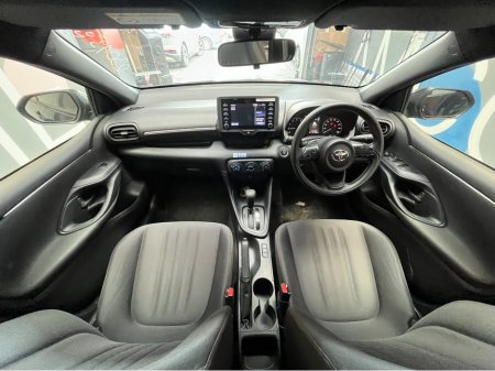 2021 Toyota Yaris - thumbnail 12