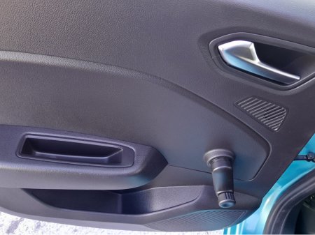 2022 Renault Clio - thumbnail 18