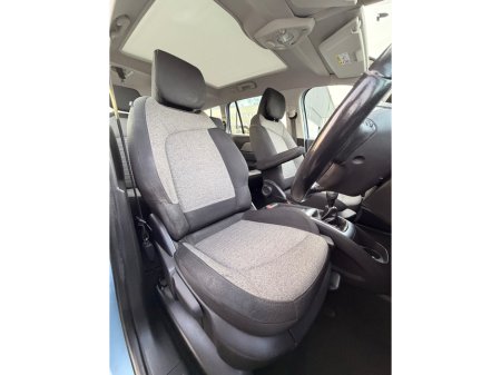 2015 Citroen Grand C4 Picasso - thumbnail 6