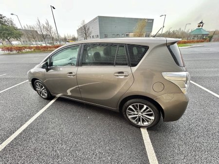 2017 Toyota Verso 1.6 D SOL SKYVIEW 7 SEATER ** PANORAMIC GLASS ROOF ** REVERSE CAMERA ** HALF LEATHER ** SUPERB EXAMPLE ** €10,995