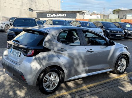 2023 Toyota Yaris - thumbnail 8