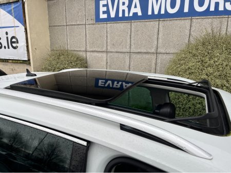 2020 Volkswagen Tiguan R-LINE AUTOMATIC 150HP 1.5 TSI //MASSIVE SPEC//FULL LEATHER//PANORAMIC GLASS ROOF//SAT NAV// €34,950 thumbnail