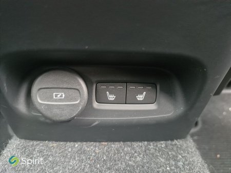 2022 Volvo XC40 - thumbnail 11