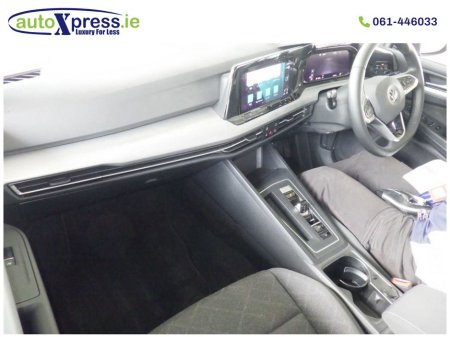 2021 Volkswagen Golf - photo 2