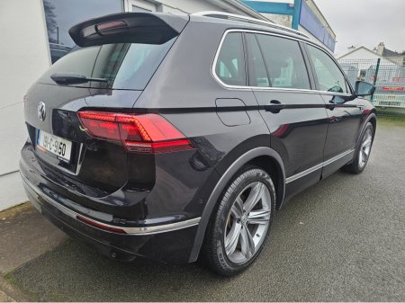 2019 Volkswagen Tiguan R-LINE 2.0 TDI MANUAL 6SPEED FWD 150HP 5DR €27,950 thumbnail