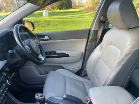 2017 Kia Sportage 1.7 PLATINUM €12,995 thumbnail