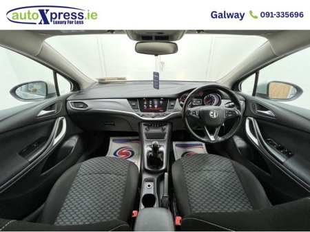 2017 Vauxhall Astra - thumbnail 2