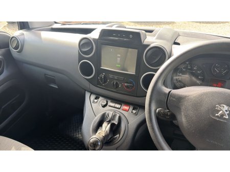 2018 Peugeot Partner - thumbnail 8