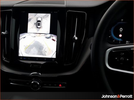 2025 Volvo XC60 T6 350bhp AWD PHEV Plus Dark (Panoramic Sunroof / 360 Camera / Heated Seats) €67,900 thumbnail