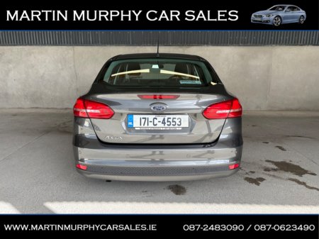 2017 Ford Focus - thumbnail 5