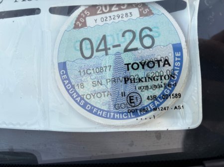 2011 Toyota Yaris - thumbnail 5