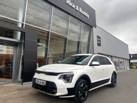 2024 Kia Niro - thumbnail 1