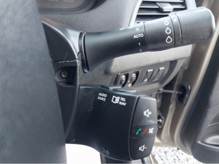 2011 Renault Fluence - thumbnail 17