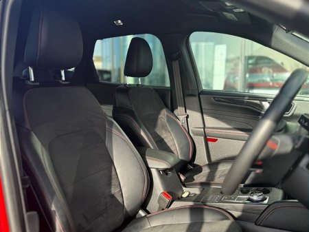 2022 Ford Kuga - thumbnail 3