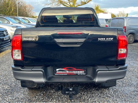 2021 Toyota Hilux D-4D 4WD DCB MAUAL €29,212 thumbnail