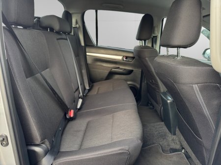 2025 Toyota Hilux - thumbnail 13