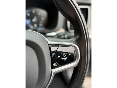 2020 Volvo XC60 - thumbnail 22