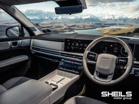 2025 Hyundai Santa Fe 1.6 PHEV 4WD Premium thumbnail