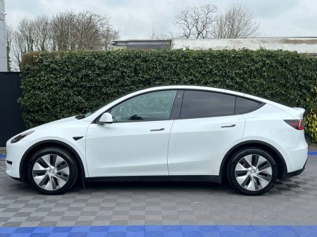 2023 Tesla Model Y - thumbnail 4