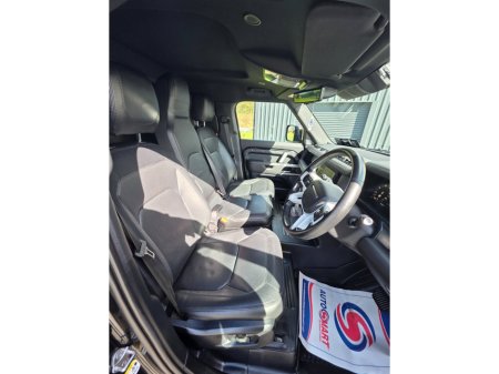 2024 Land Rover Defender - thumbnail 14