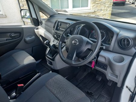 2016 Nissan NV200 - thumbnail 9