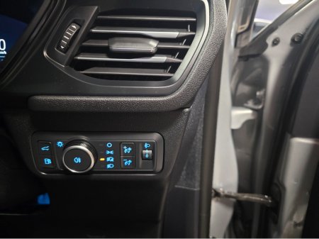 2025 Ford Kuga ST-LINE PHEV PAN ROOF €39,800 thumbnail